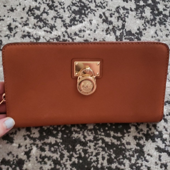 Michael Kors Handbag & Matching wallet - Picture 6 of 8